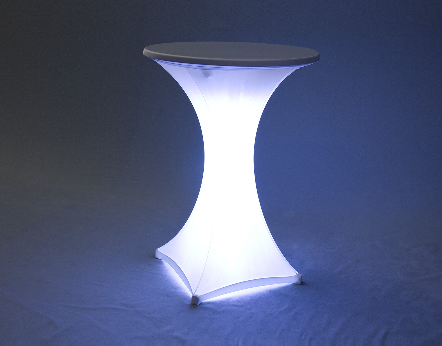 AKKU-BELEUCHTUNG F. STEHTISCH LED/AKKU/LADEGERÄT mieten – Stoffe | VTBW Veranstaltungstechnik BW